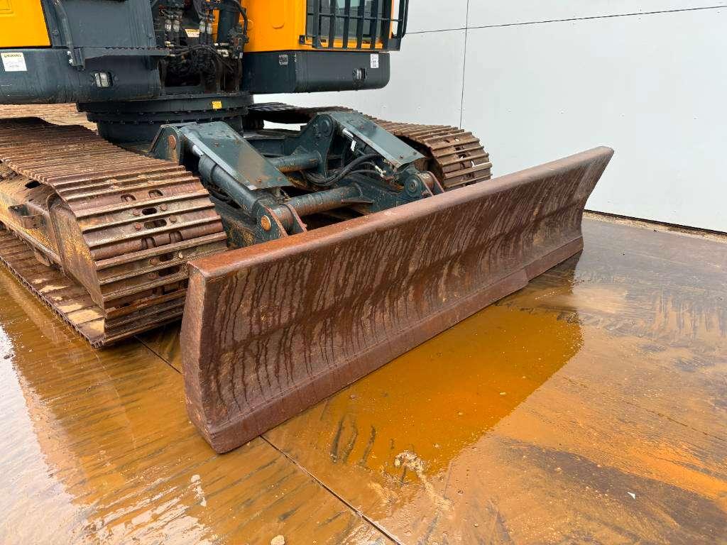Hyundai HX235 LCR - Extra Bucket / Automatic Greasing Foto 25