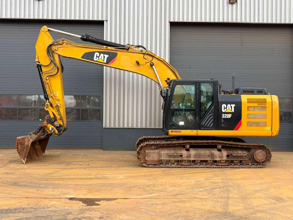 Caterpillar 320FL Foto 1