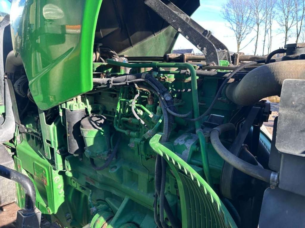 John Deere 8120 Powershift Foto 15