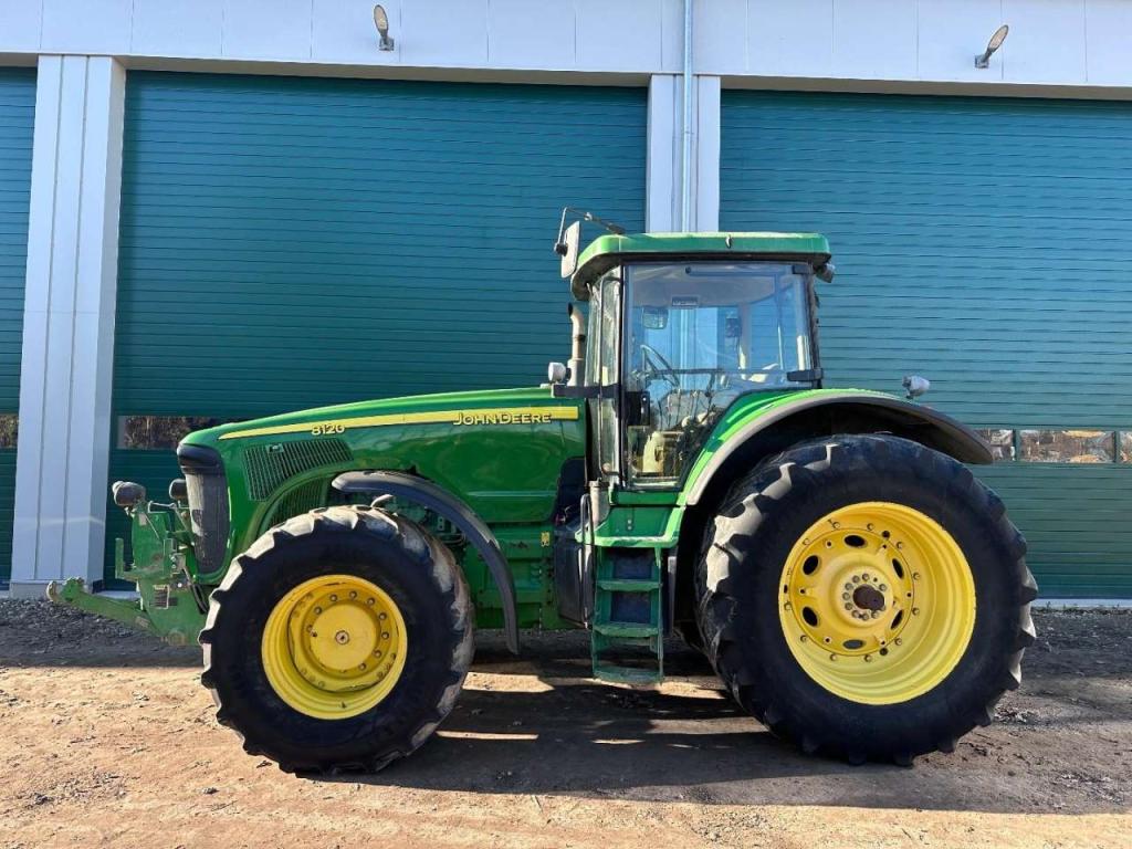 John Deere 8120 Powershift Foto 3