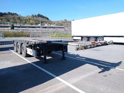 Renders PORTACONTAINERS vendida por Bartoli Rimorchi S.p.a.