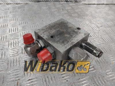 Case 821C vendida por Wibako