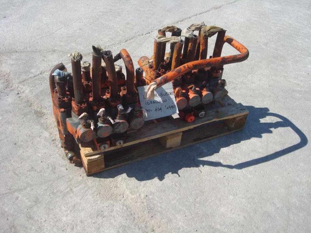Distribuidor hidraulico para PMI 834 Foto 3