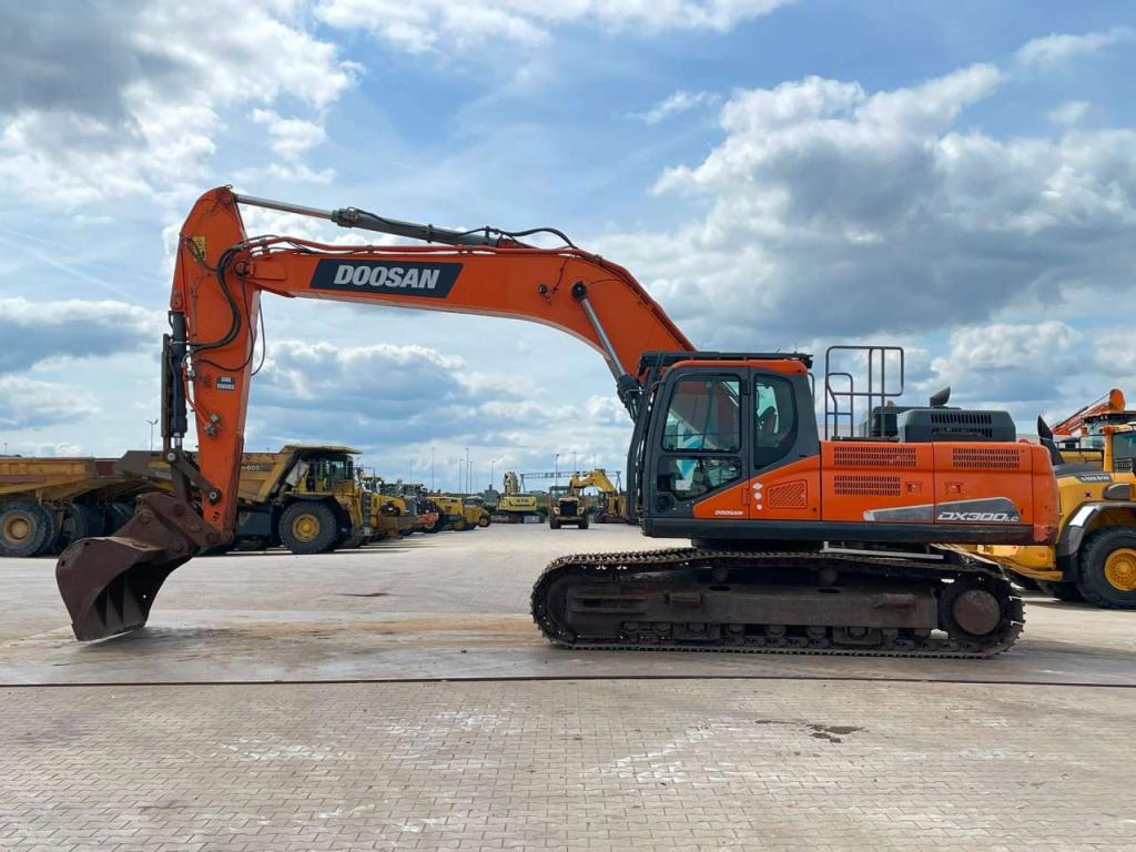 Doosan DX300LC-5 Foto 1