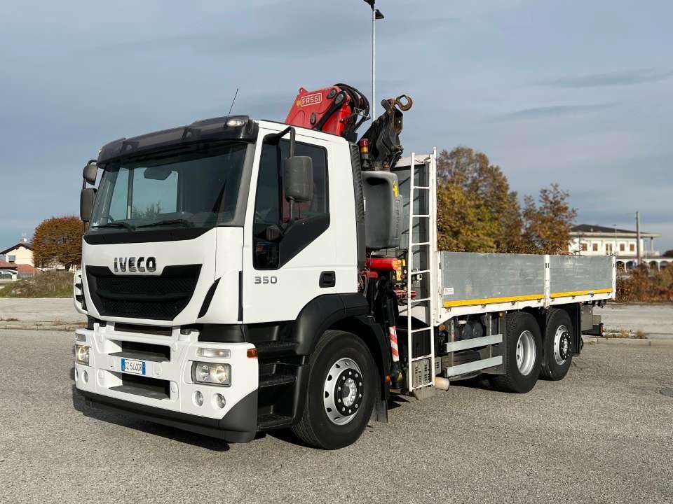 Iveco 350 6X2 Foto 1