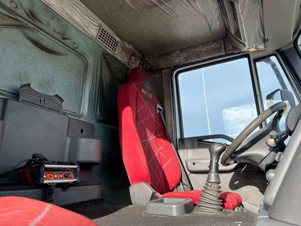 Iveco 350 6X2 Foto 10