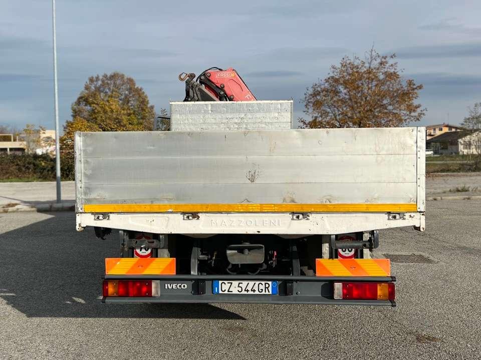 Iveco 350 6X2 Foto 12