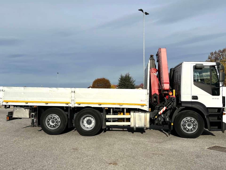 Iveco 350 6X2 Foto 14