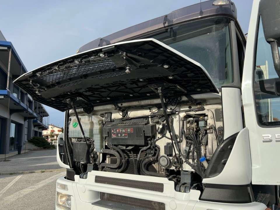 Iveco 350 6X2 Foto 17
