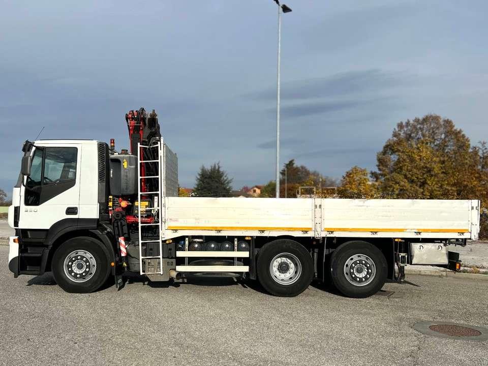 Iveco 350 6X2 Foto 2
