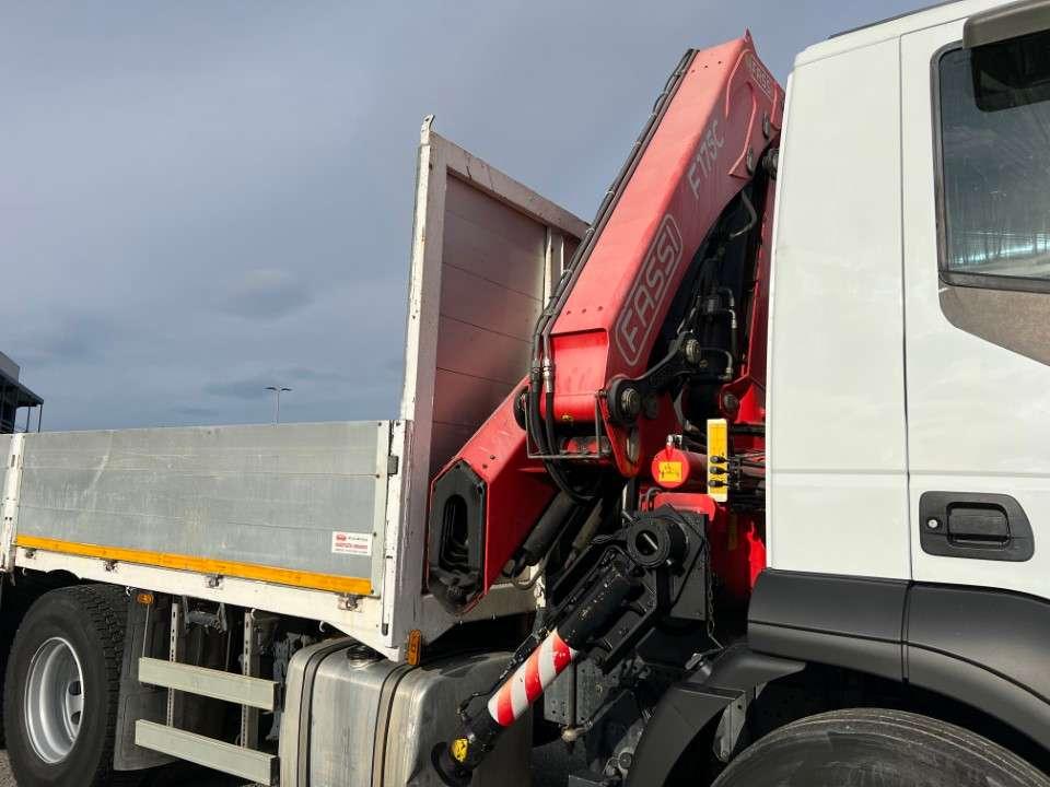 Iveco 350 6X2 Foto 5