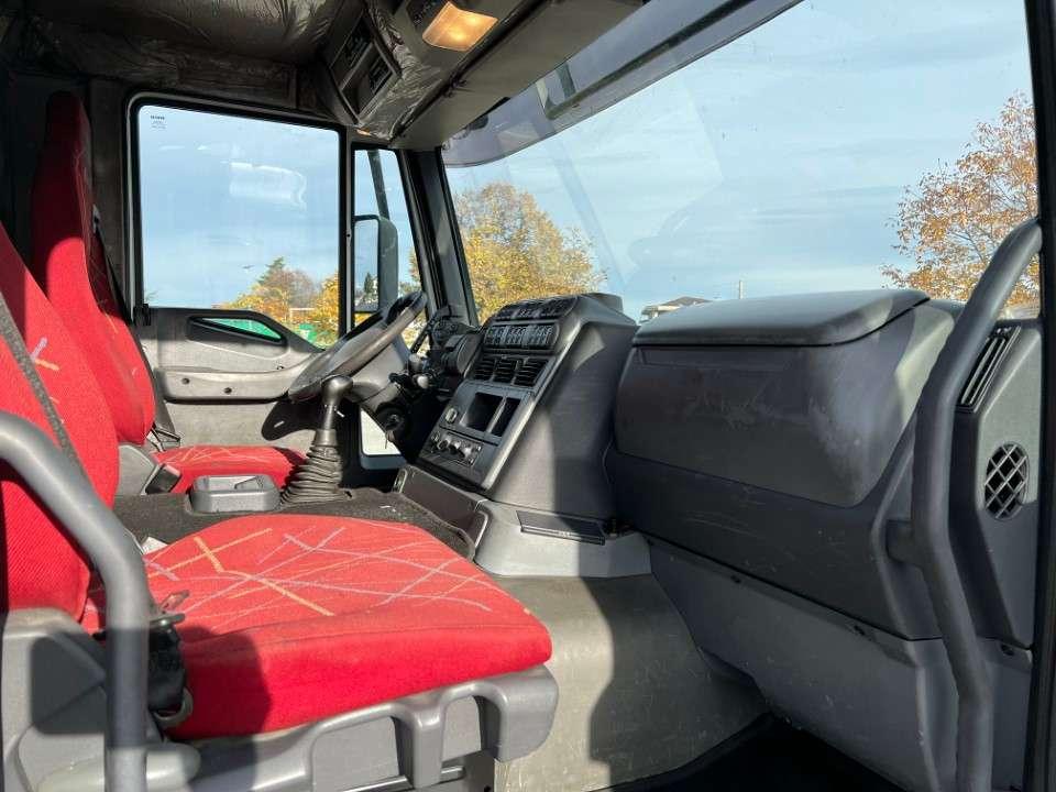 Iveco 350 6X2 Foto 6