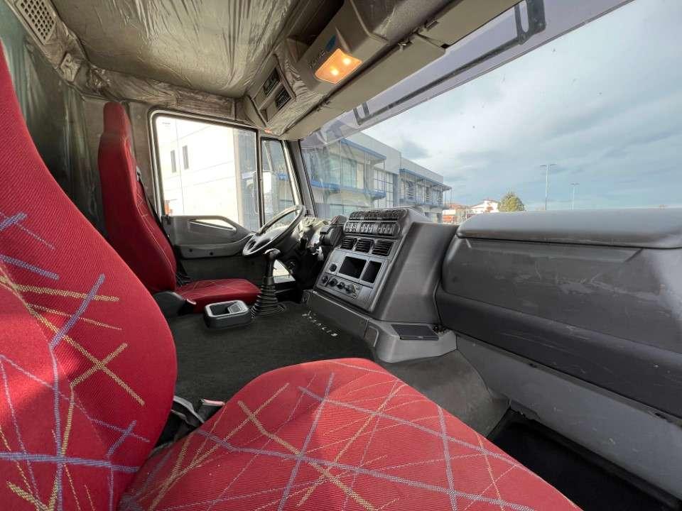 Iveco 350 6X2 Foto 9
