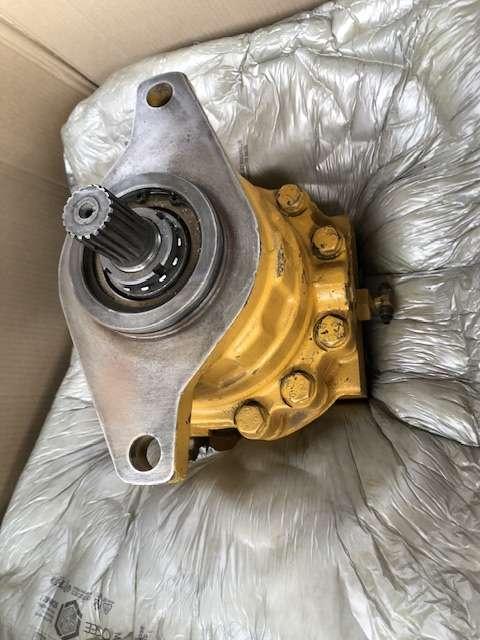 Komatsu Motor de giro para Komatsu PC180-3 Foto 1