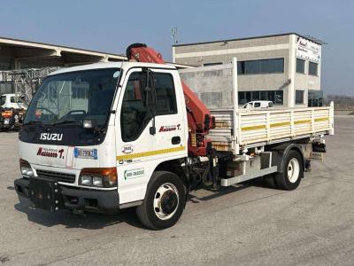 Isuzu NQR75 4X2 vendida por Massucco T. Srl
