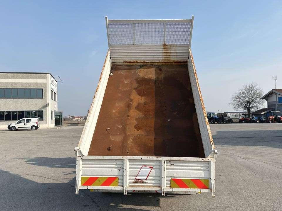 Isuzu NQR75 4X2 Foto 9