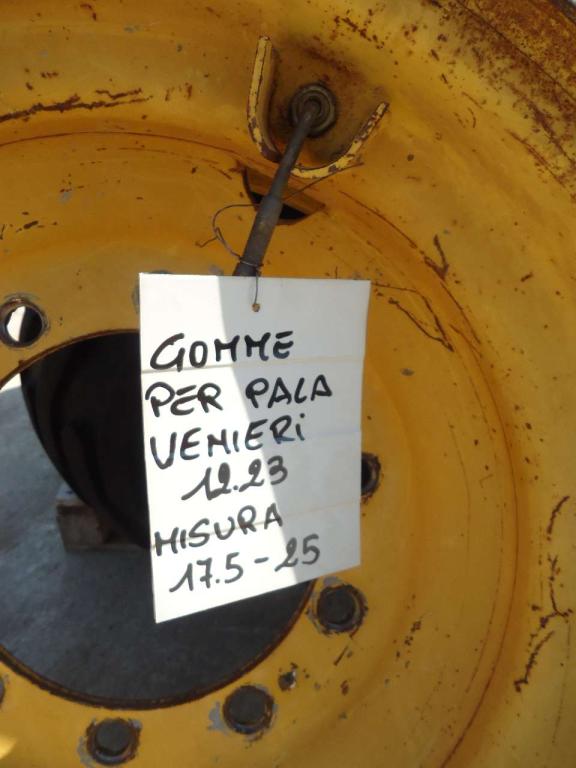 Neumático con llantas para Venieri 12.23 Foto 6