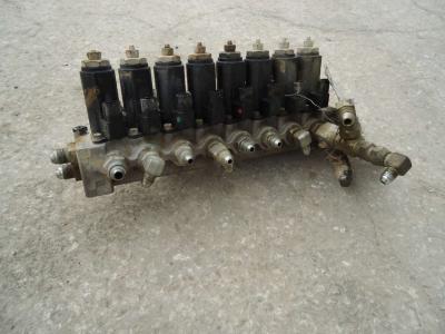 Gruppo solenoidi idraulici para New Holland E385B vendida por OLM 90 Srl