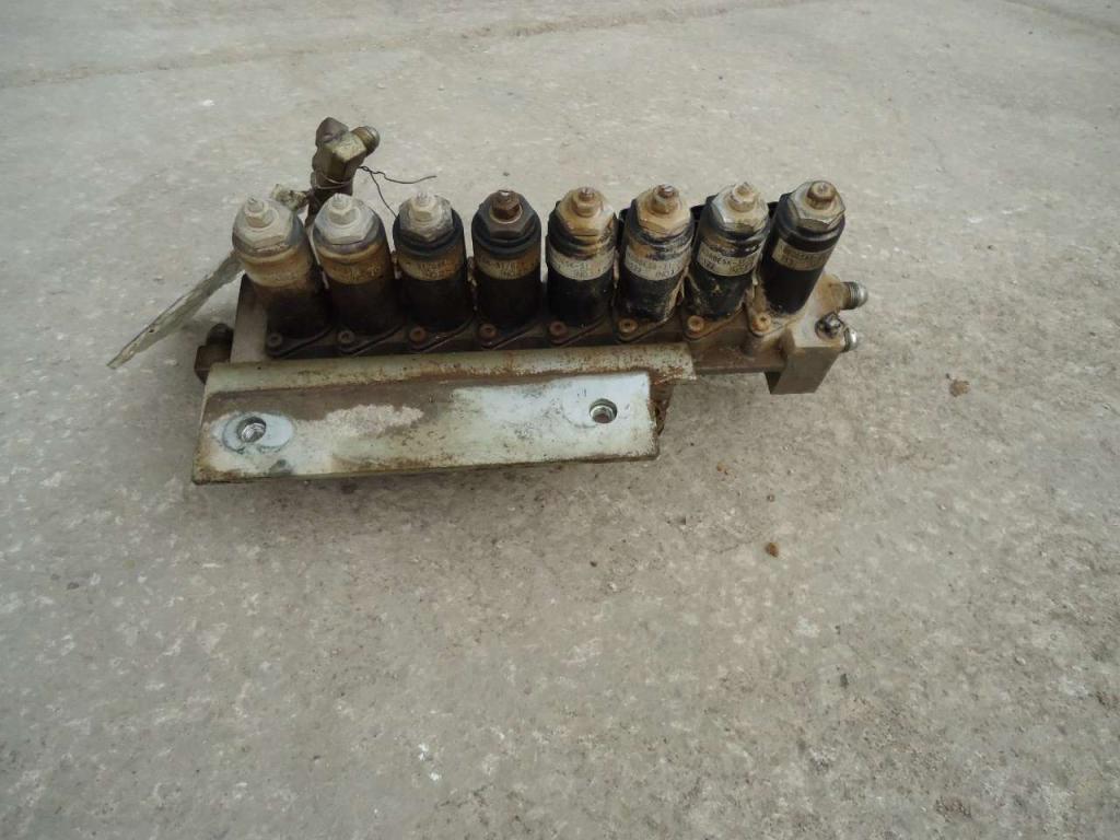 Gruppo solenoidi idraulici para New Holland E385B Foto 2