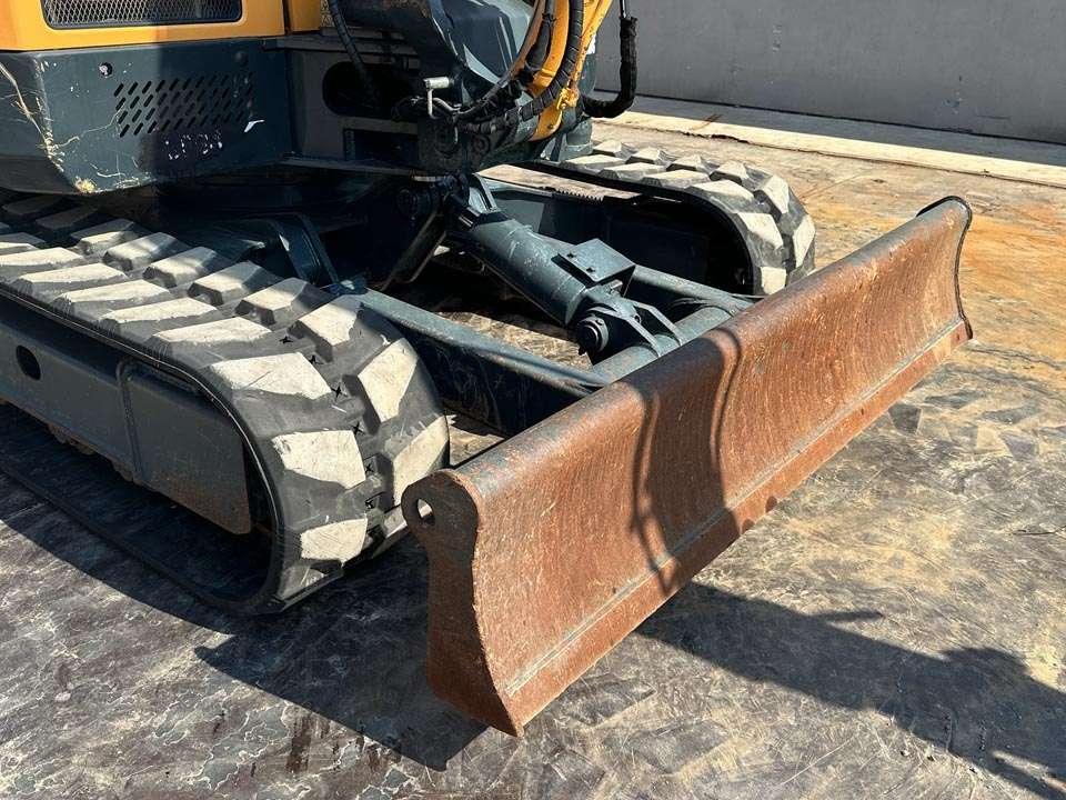 Hyundai ROBEX 80CR-9A Foto 6