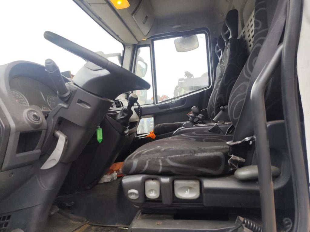 Iveco EUROCARGO 150E22P Foto 6