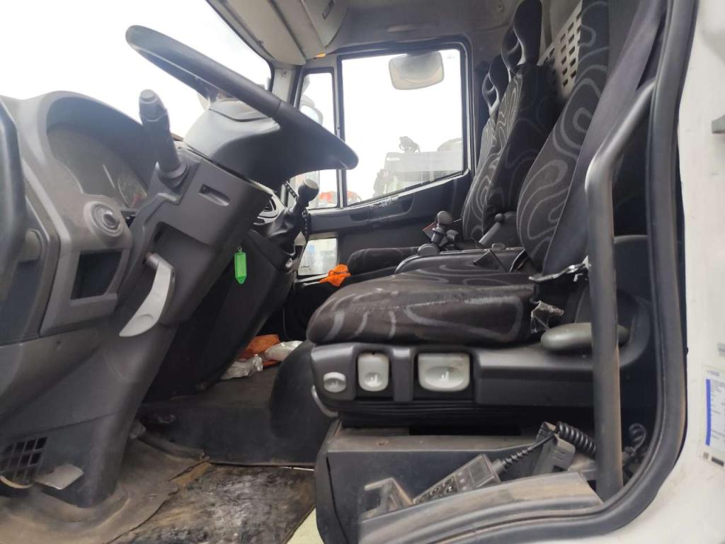 Iveco EUROCARGO 150E22P Foto 7