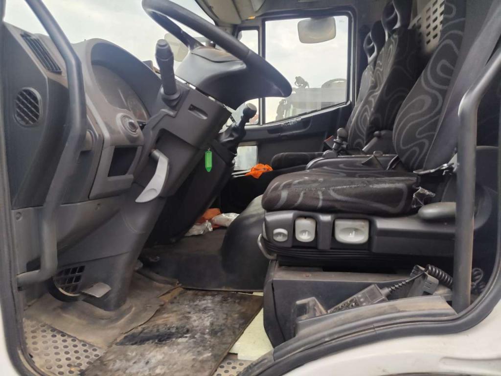 Iveco EUROCARGO 150E22P Foto 8