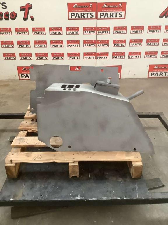 Parti carrozzeria varia para Hitachi ZAXIS 135US Foto 1
