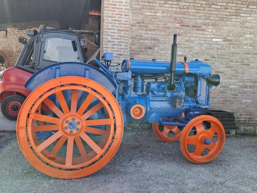 Fordson Tractor de campo abierto Foto 1