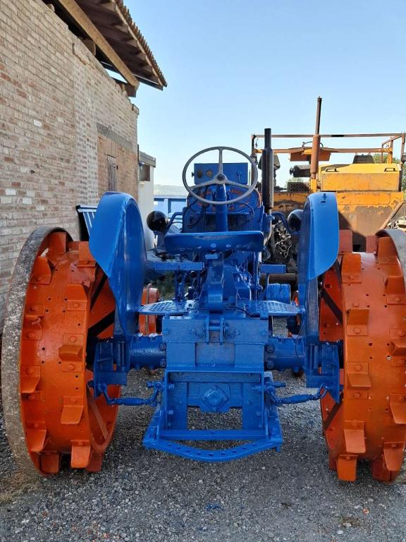 Fordson Tractor de campo abierto Foto 5