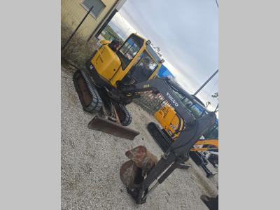 Volvo 25 vendida por Farcas Macchine M.M.T