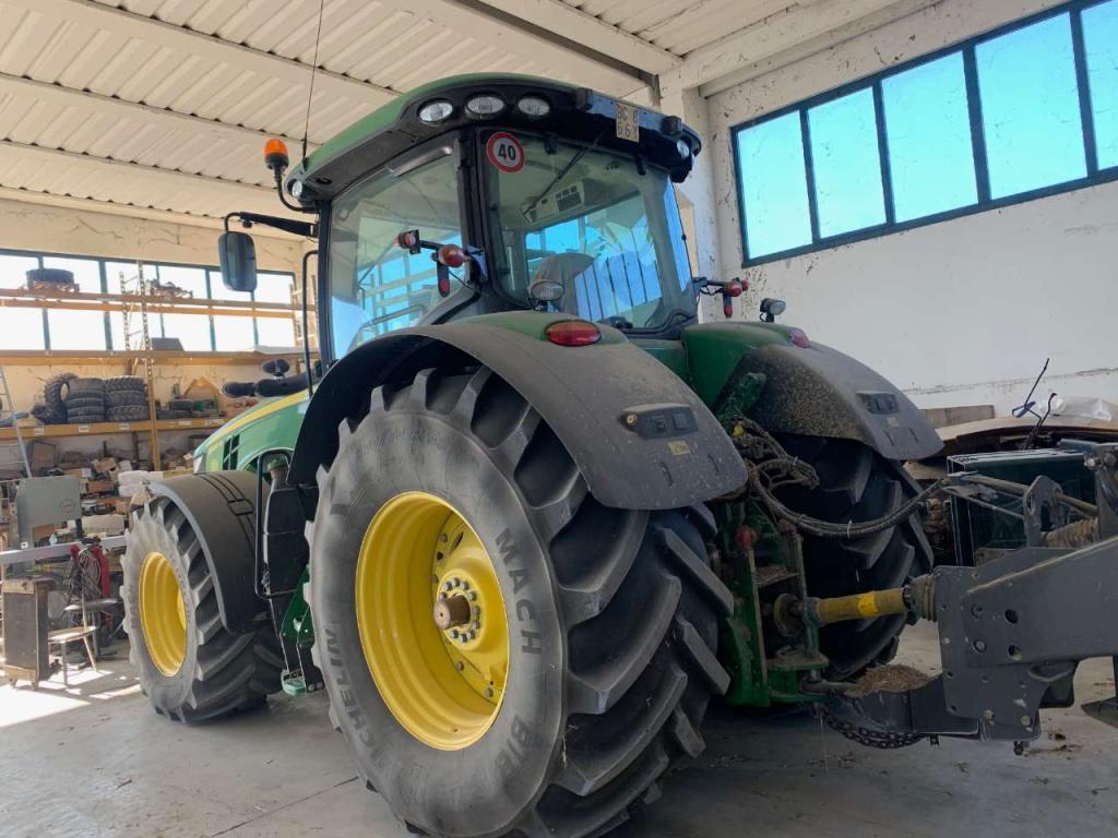 John Deere Trattore per lavori di campo 8320 R Foto 1