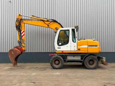 Liebherr A314 vendida por Big Machinery