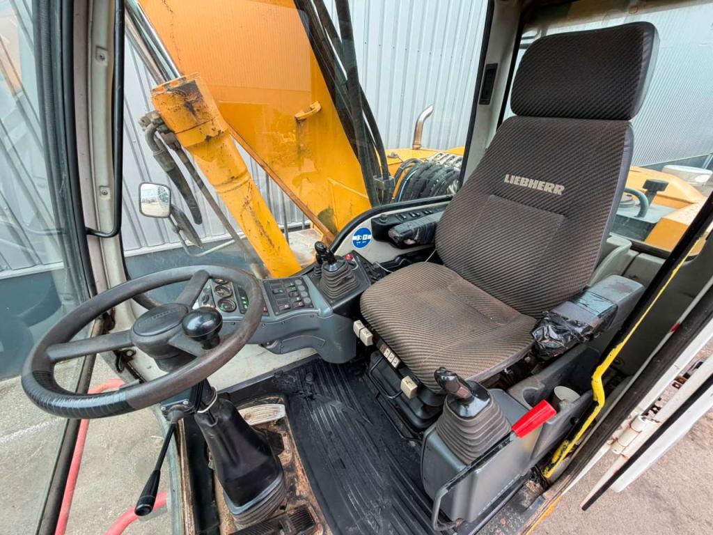 Liebherr A314 Foto 18