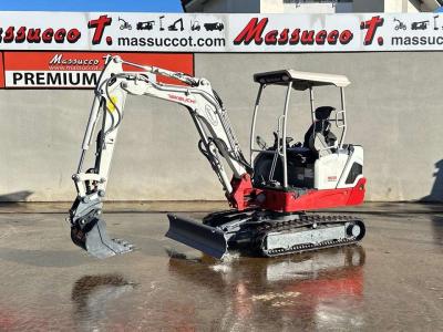 Takeuchi TB225 vendida por Massucco T. Srl