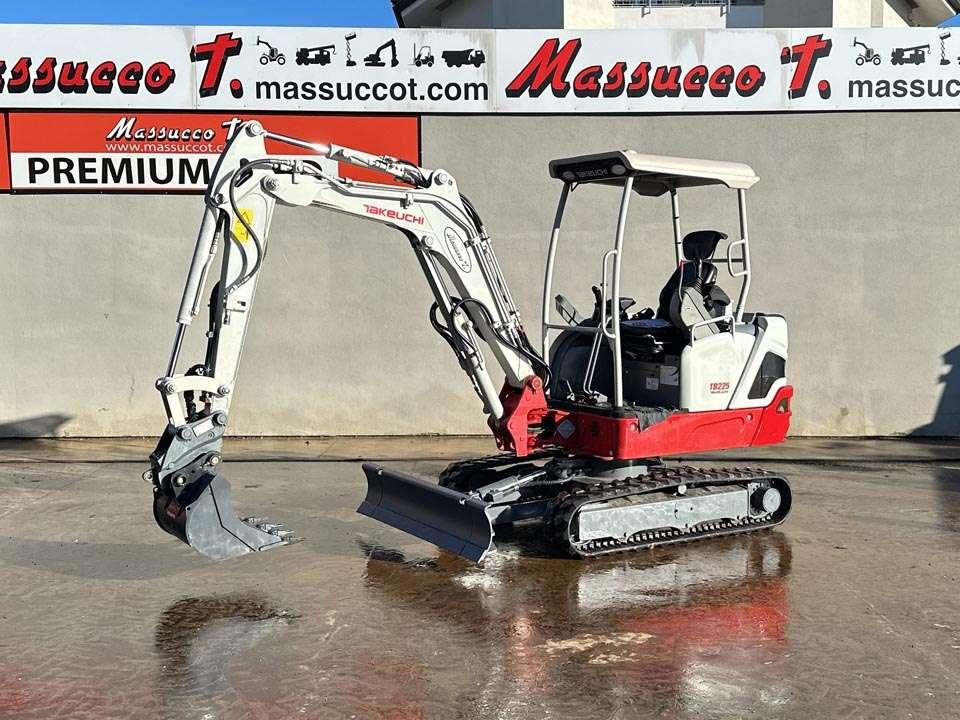 Takeuchi TB225 Foto 1