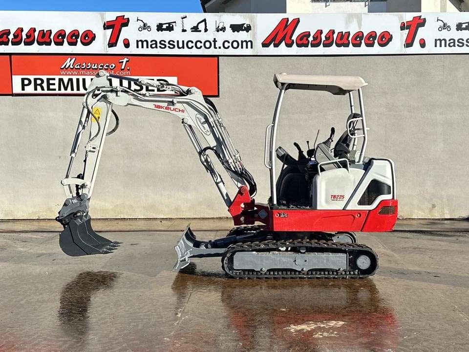 Takeuchi TB225 Foto 2