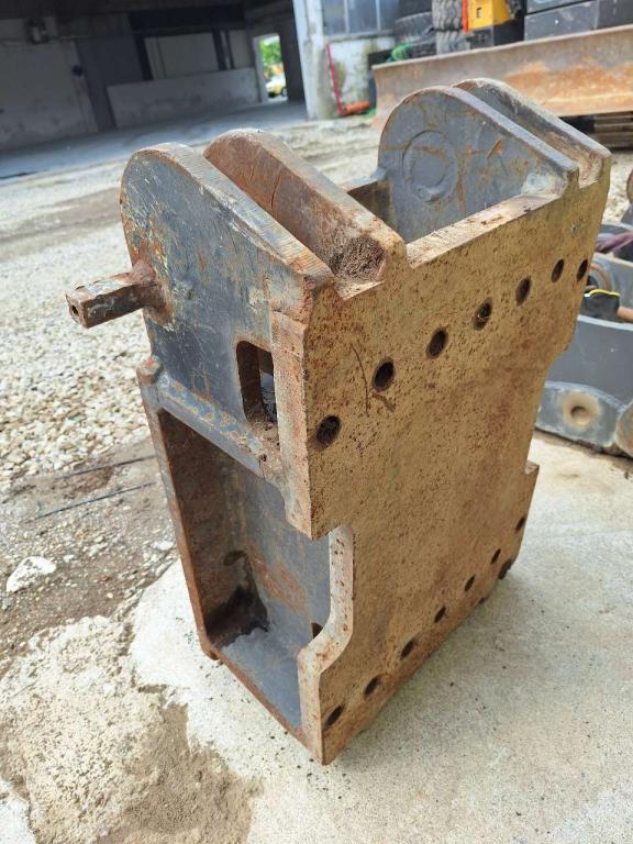 Baumaschinen technic for 26-32 ton excavators Attachment plate Foto 4