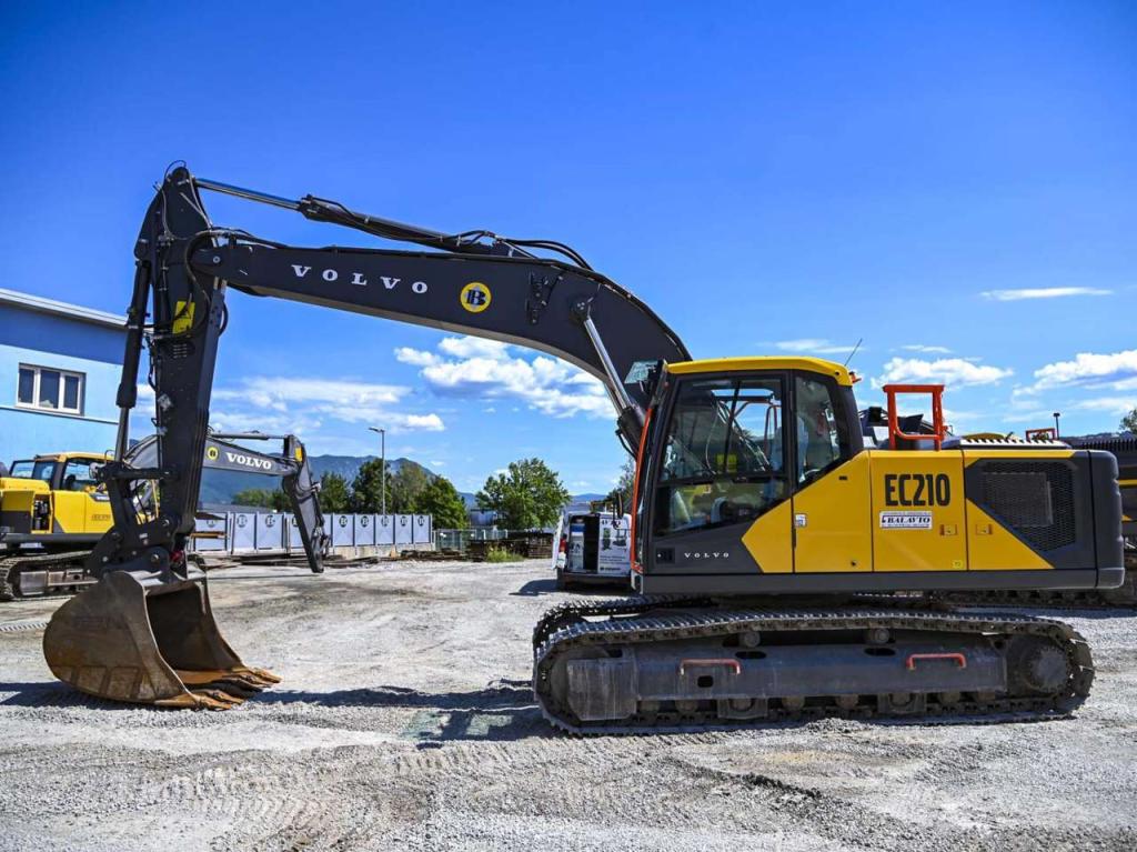 Volvo EC210FNL5 Foto 1