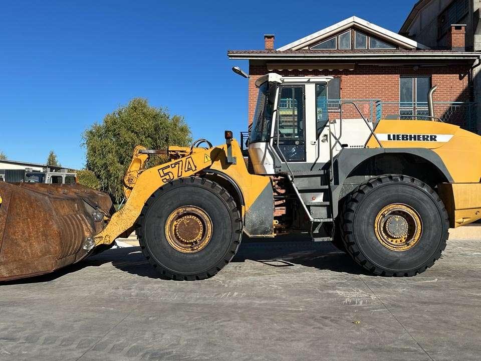 Liebherr L574 Foto 2