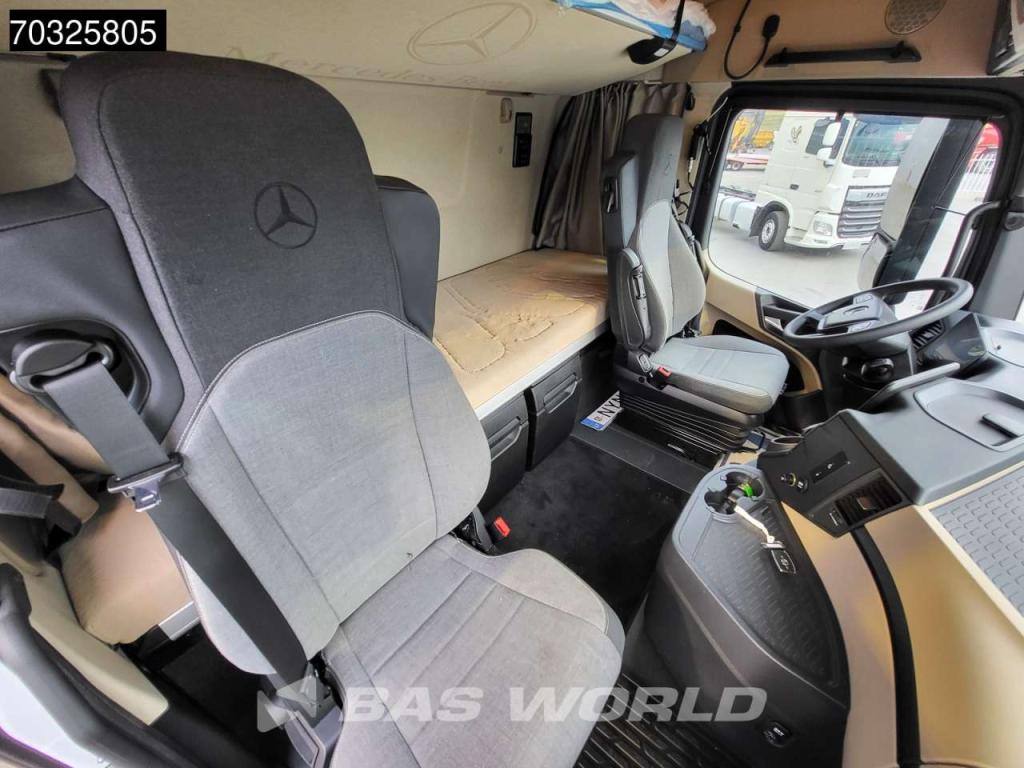 Mercedes-Benz Actros 1845 4X2 BigSpace 2xTanks Navi Foto 26