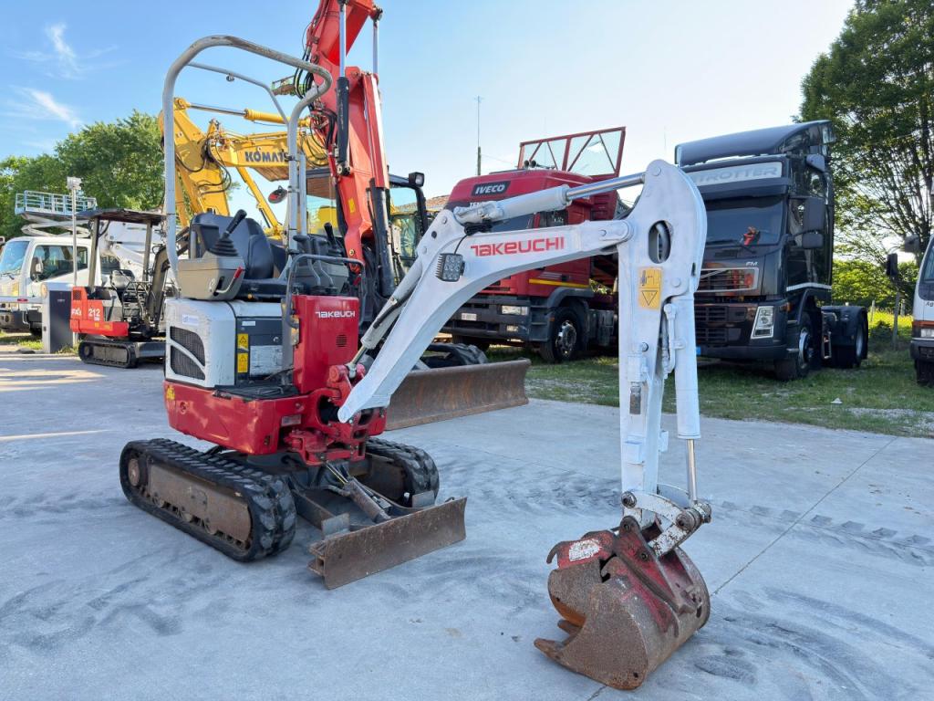 Takeuchi TB210R Foto 3