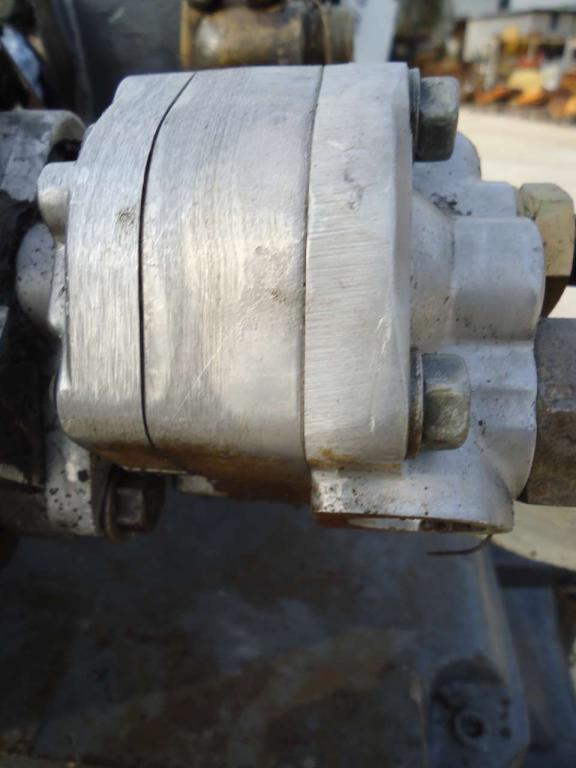 Bomba hidráulica de servoválvula para Fiat Kobelco W270 Foto 2
