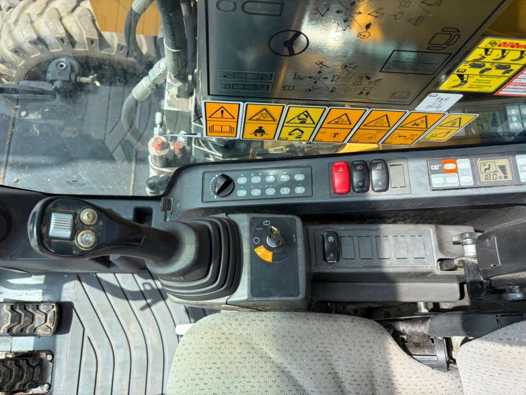 Caterpillar M316F Mobile excavator Foto 29