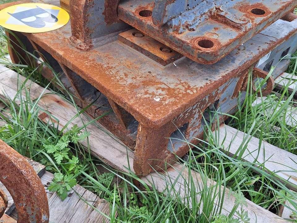 S2 for 25-32 ton excavators Attachment plate Foto 5