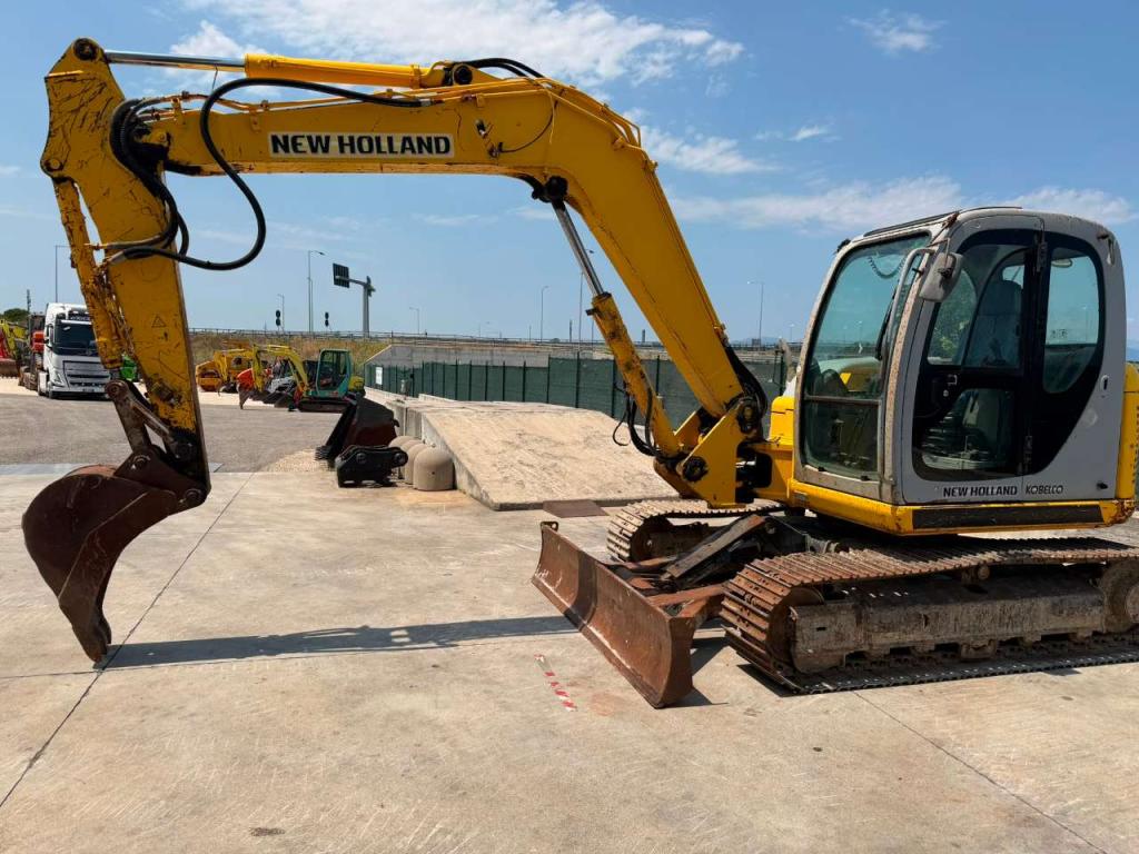 New Holland Kobelco E80 MSR Foto 3