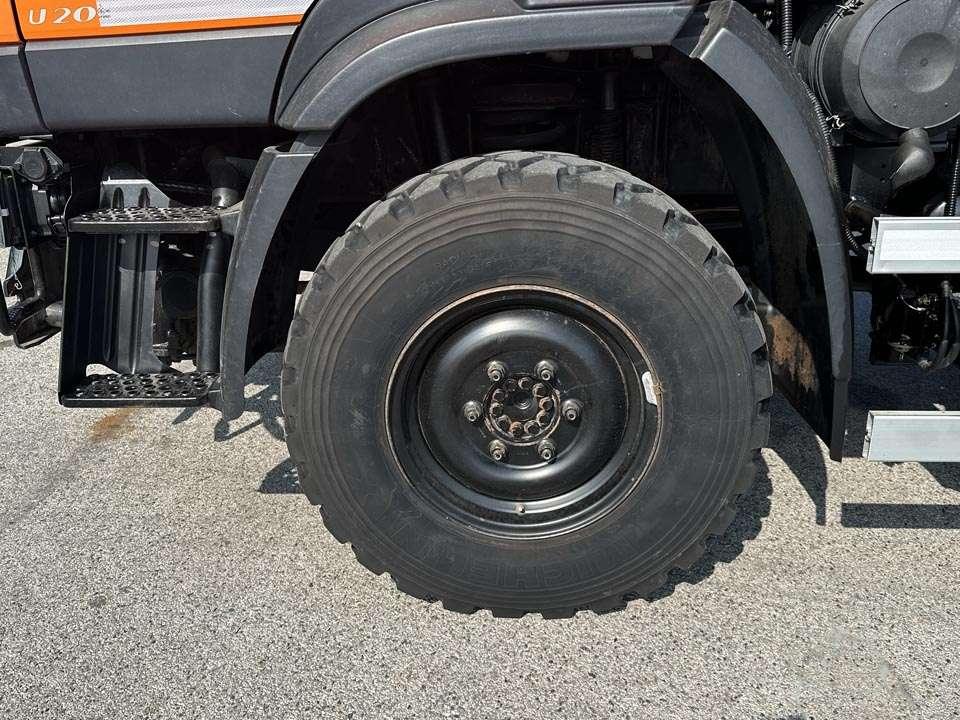 Mercedes-Benz UNIMOG U20 4X4 Foto 4