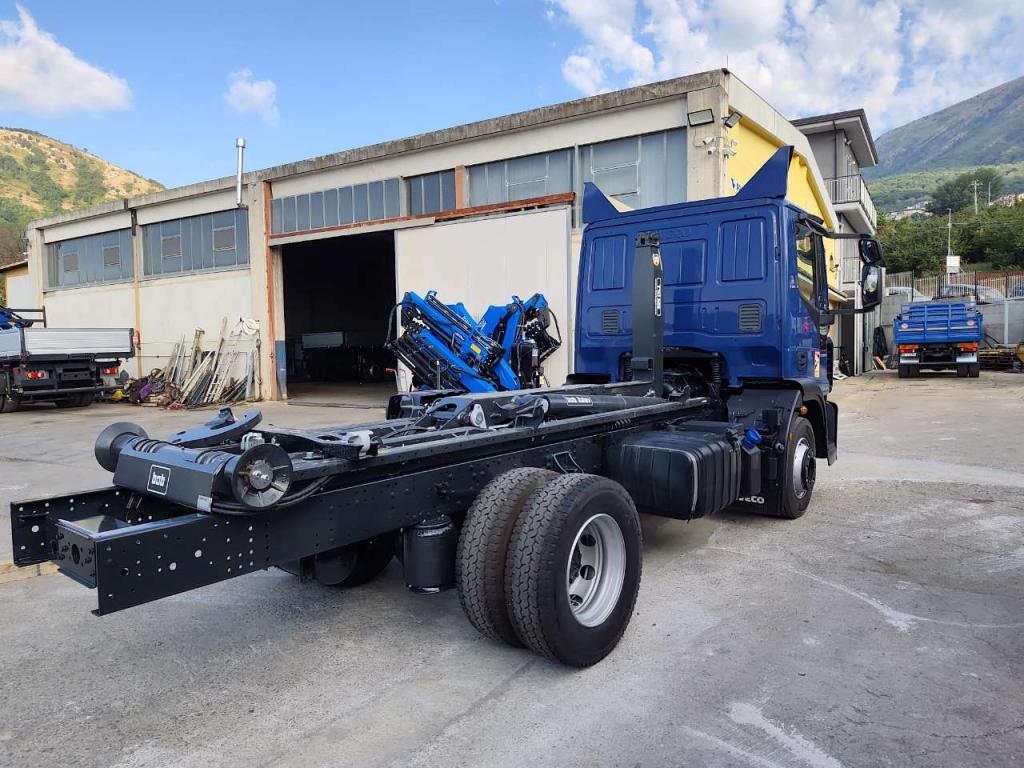 Iveco EUROCARGO CUBE 120-220 Foto 13