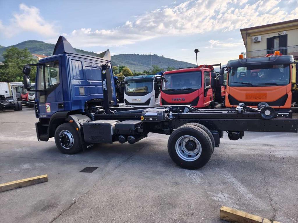 Iveco EUROCARGO CUBE 120-220 Foto 21