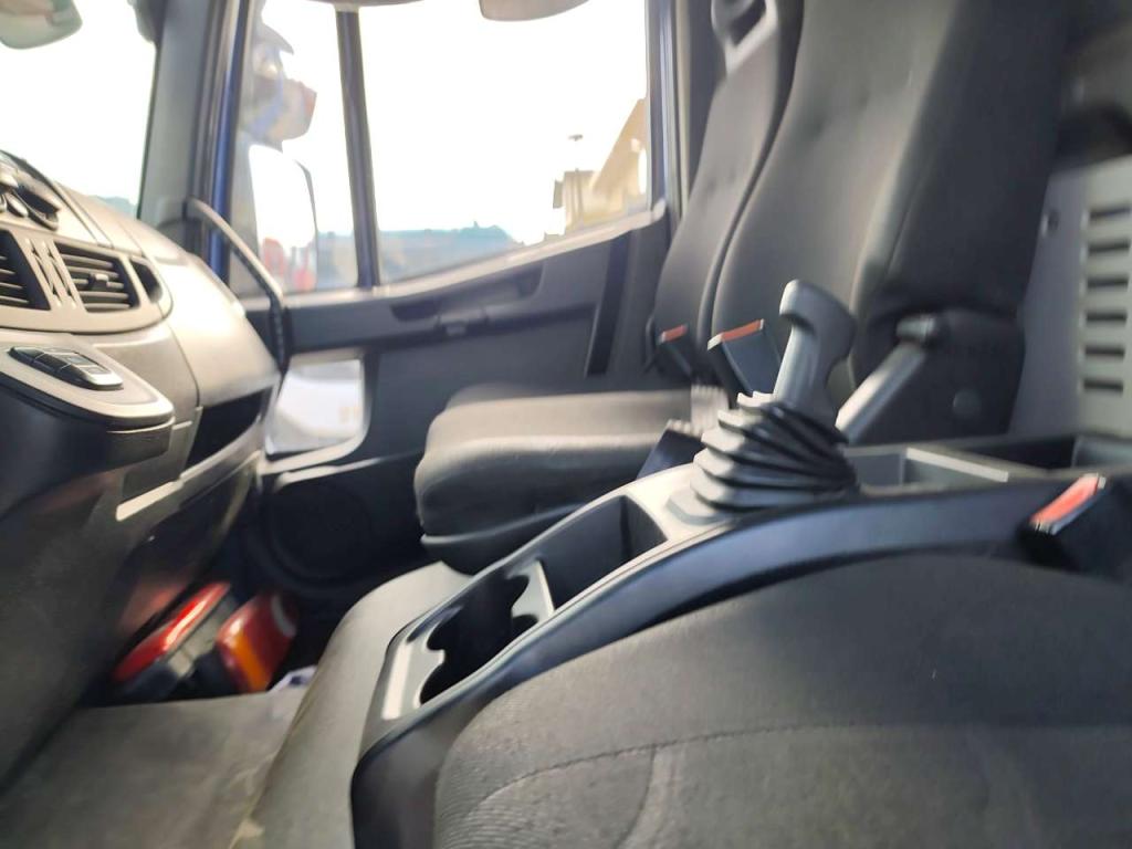 Iveco EUROCARGO CUBE 120-220 Foto 6